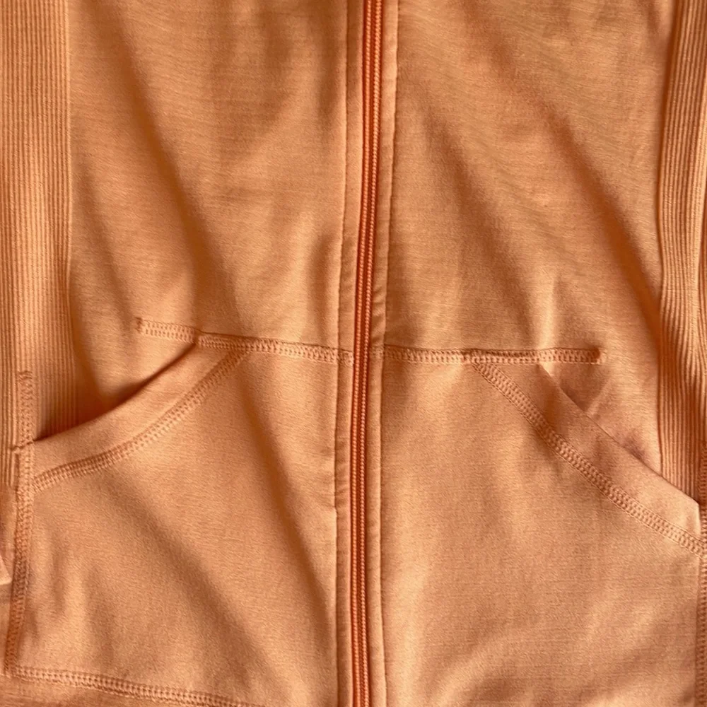 Active Jacket - Picture 3 of 5